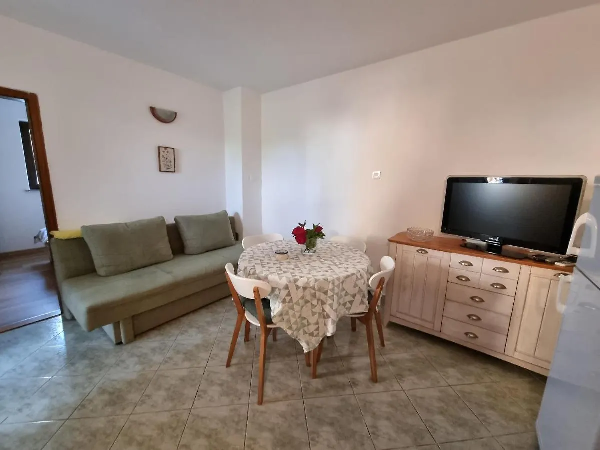 Apartment Marina Porat