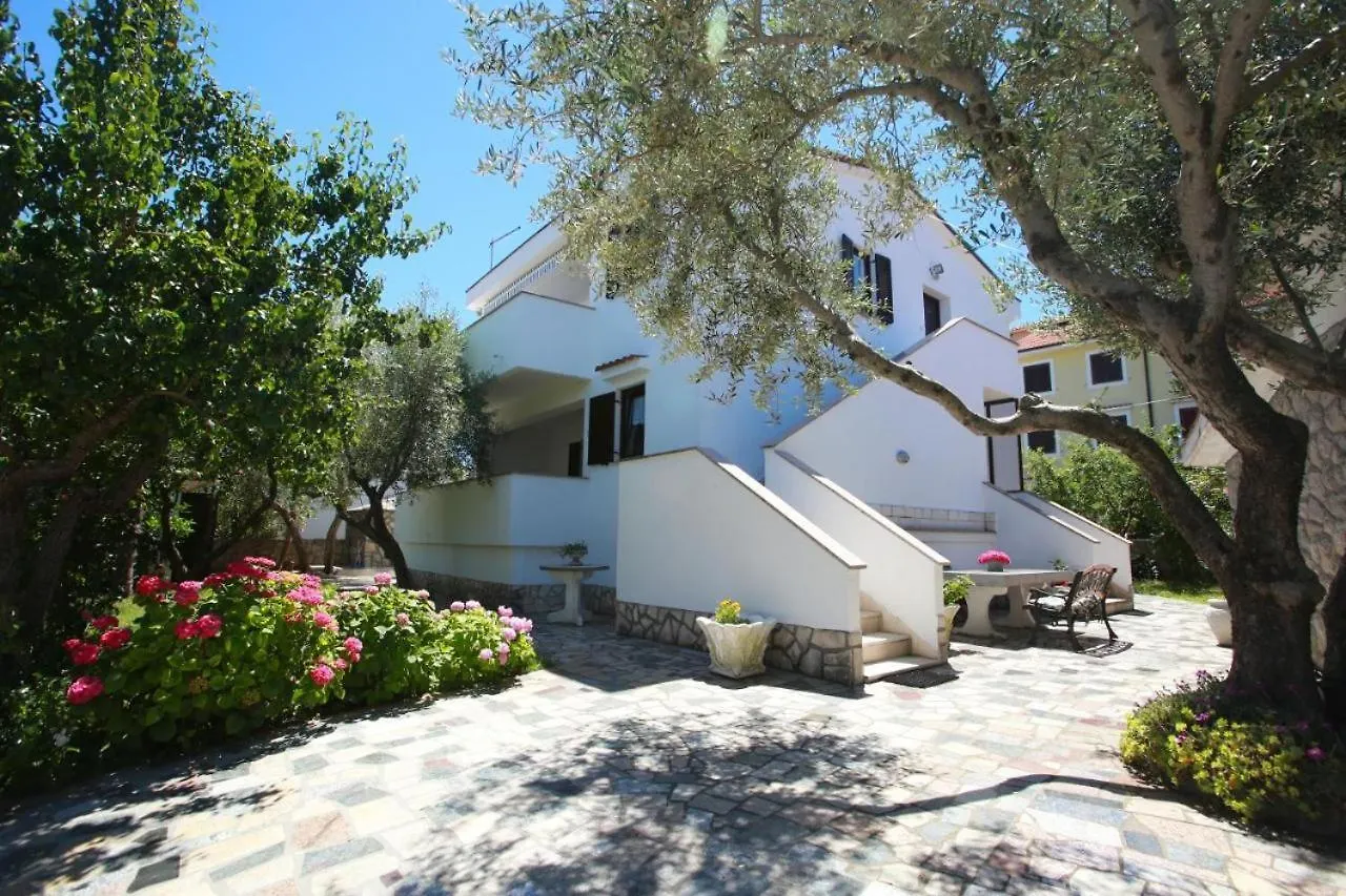Apartment Marina Porat  0*, Porat (Krk) Croatia